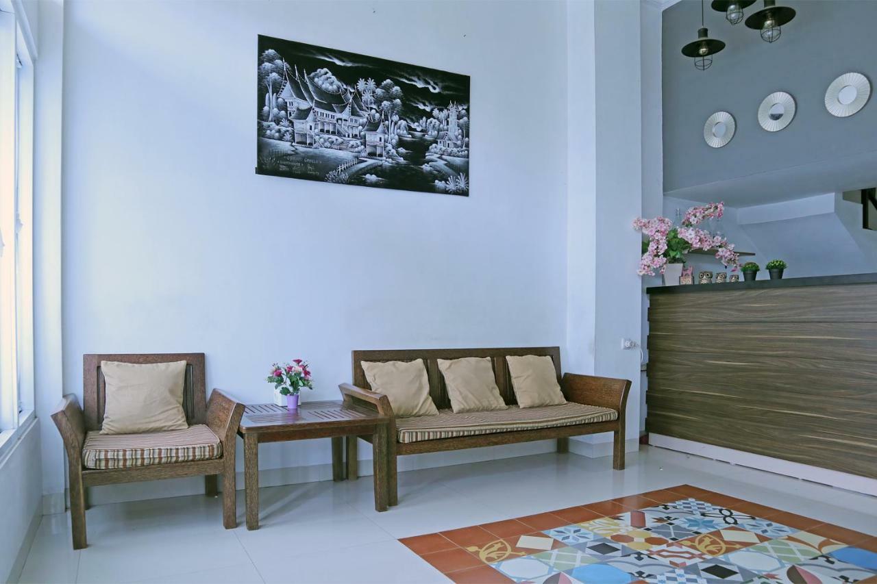 Oyo 1386 Hotel Grand Gabelo Букиттинги Экстерьер фото