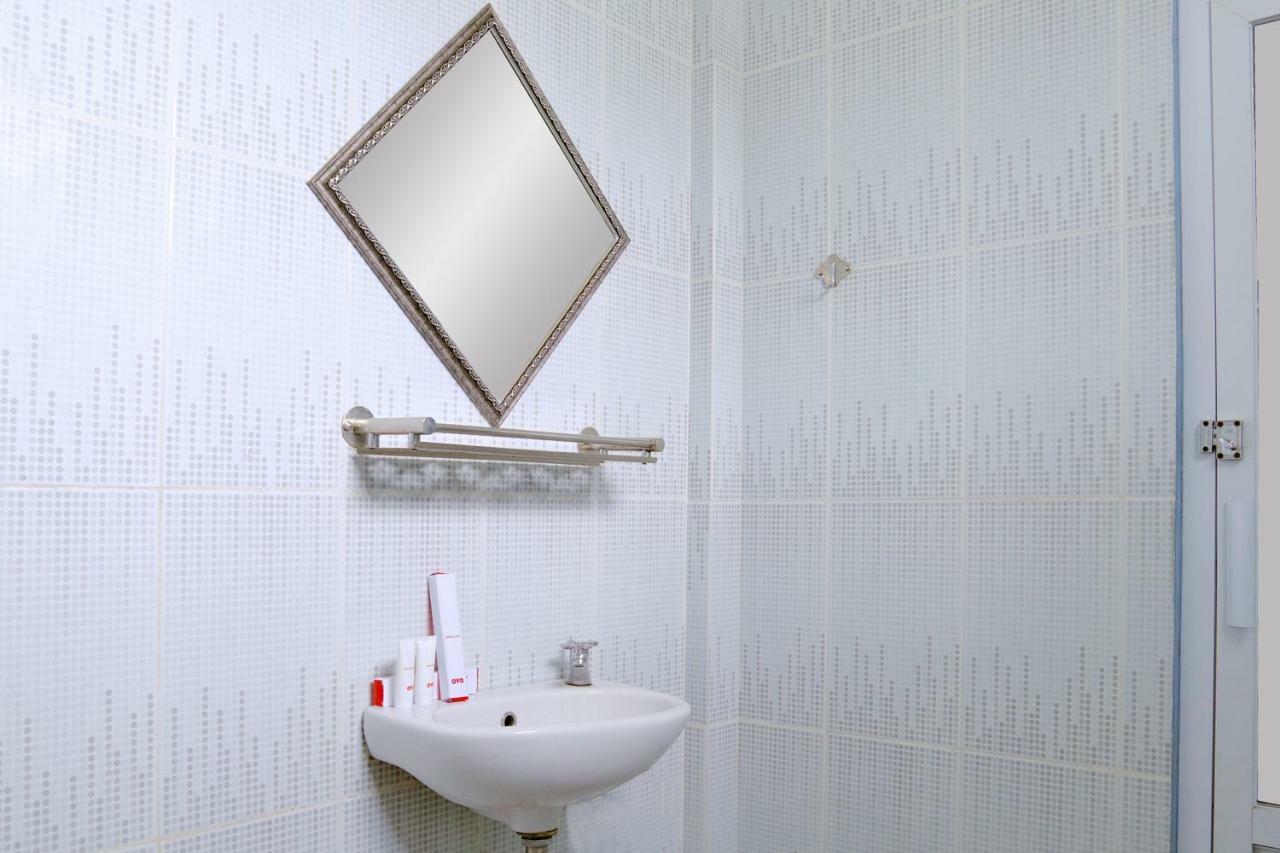 Oyo 1386 Hotel Grand Gabelo Букиттинги Экстерьер фото