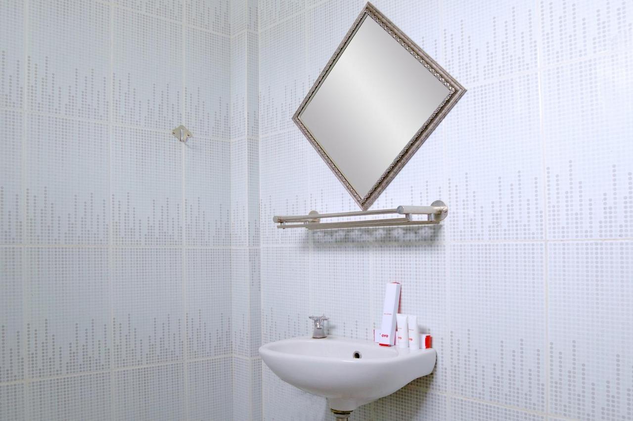 Oyo 1386 Hotel Grand Gabelo Букиттинги Экстерьер фото